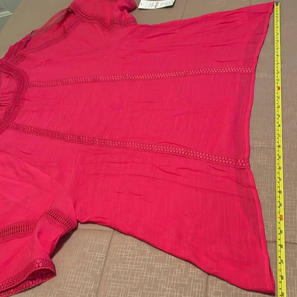 Ladies Hot Pink Top with Slit Sleeves…Beauty and Comfort all in one! - Picture 9 of 11